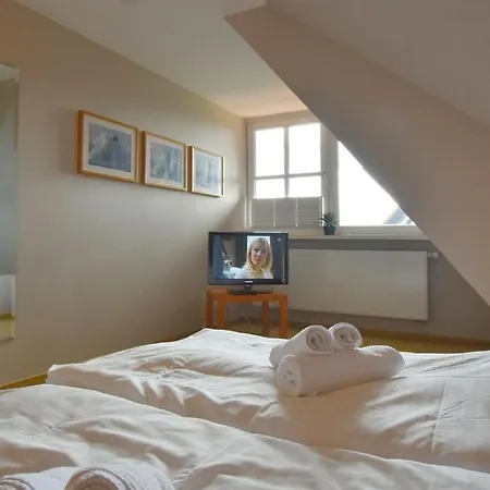 Appartement Lorens-de-hahn-str 71, App 8 *