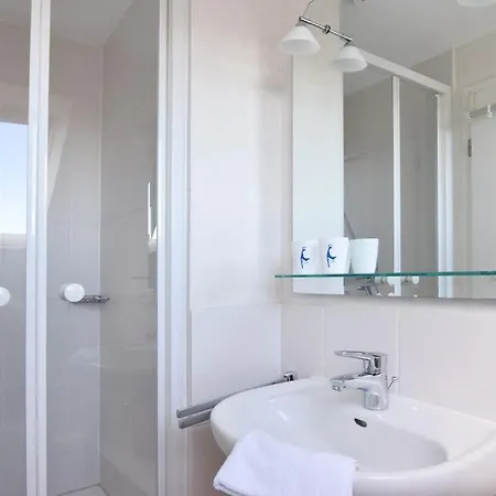 Appartement Lorens-de-hahn-str 71, App 8 *
